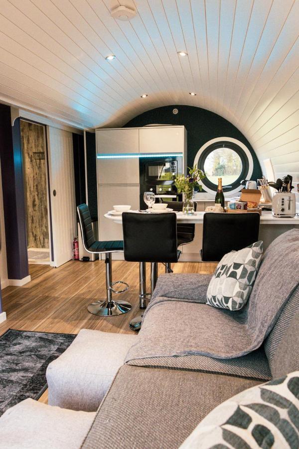 Hollins Farm - Dog Friendly, Self Catering