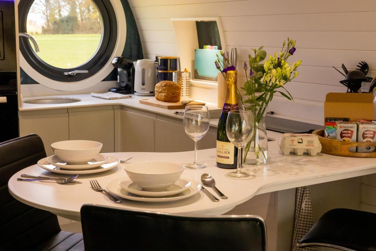 Hollins Farm - Dog Friendly, Self Catering Lodge *