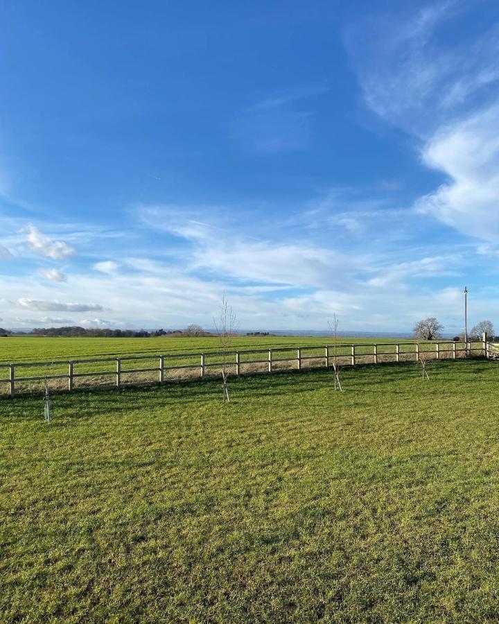 Hollins Farm - Dog Friendly, Self Catering Lodge