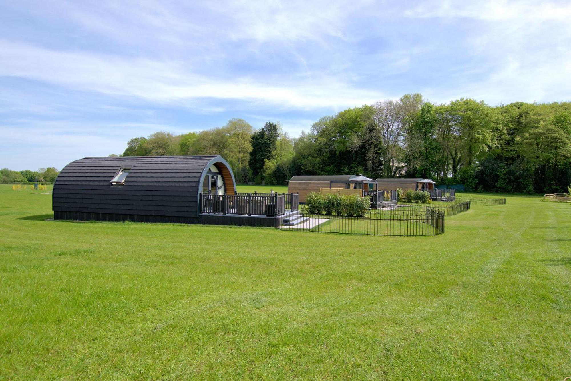 Hollins Farm - Dog Friendly, Self Catering Lodge *