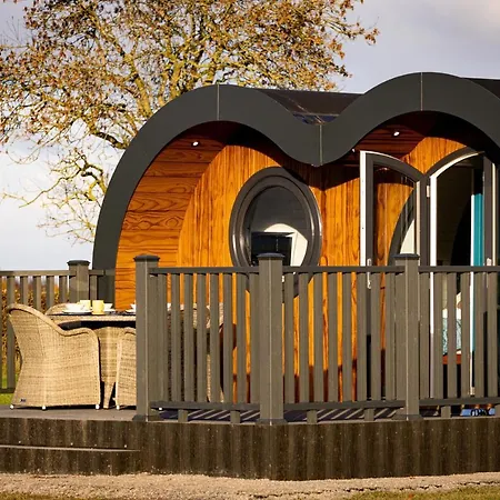 Hollins Farm - Dog Friendly, Self Catering Holiday Lodges Knaresborough Exterior photo