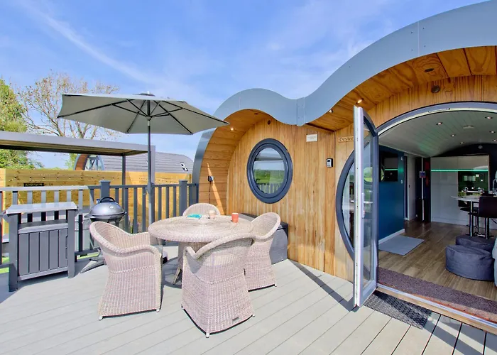Hollins Farm - Dog Friendly, Self Catering Holiday Lodges