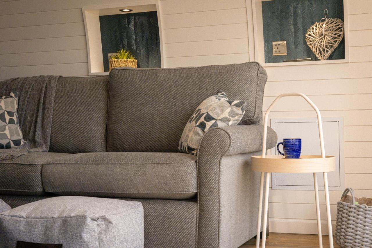 Lodge Hollins Farm - Dog Friendly, Self Catering