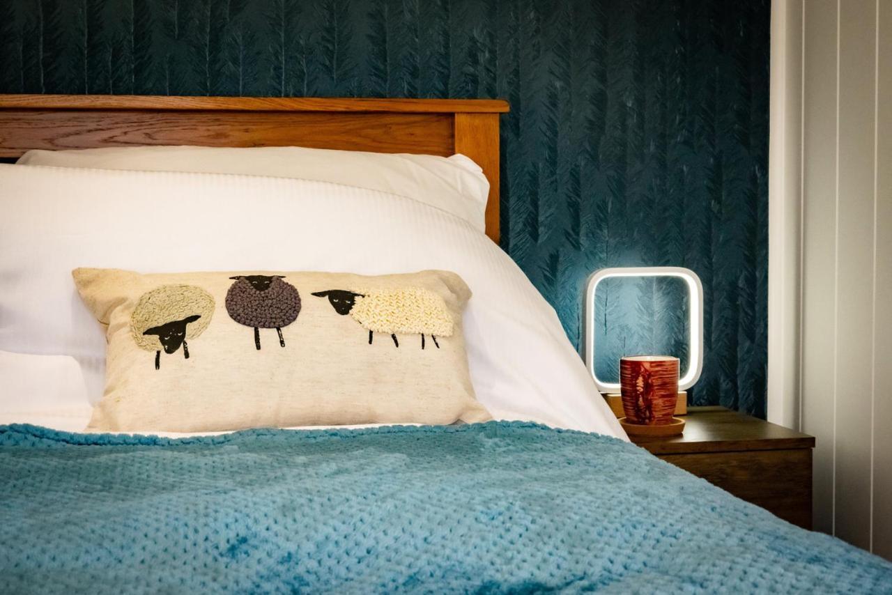 Hollins Farm - Dog Friendly, Self Catering Lodge Knaresborough