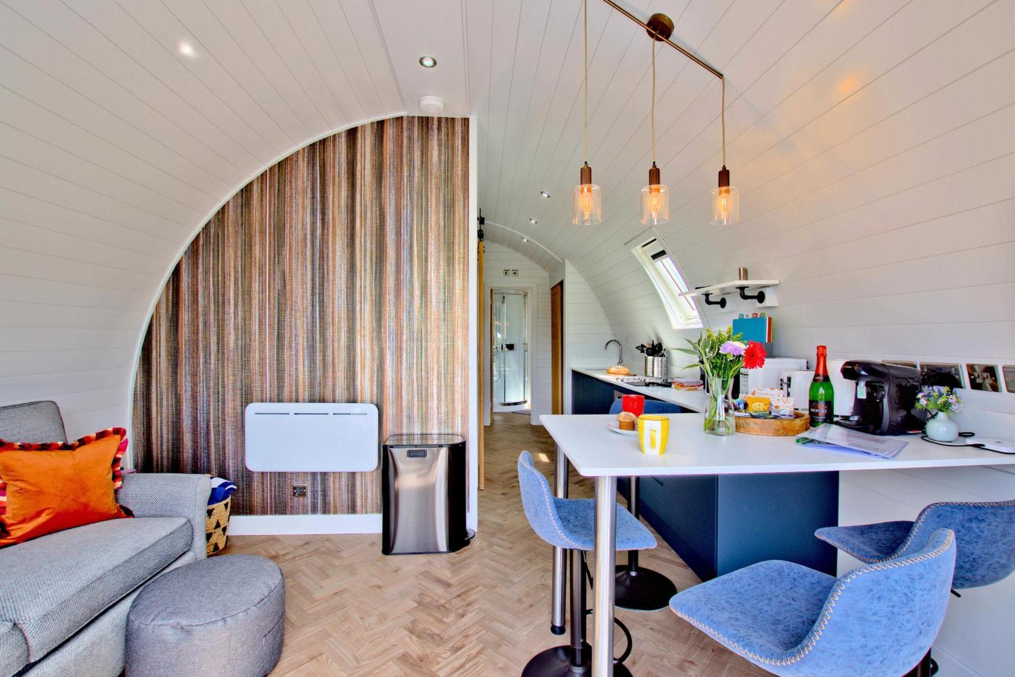 Hollins Farm - Dog Friendly, Self Catering