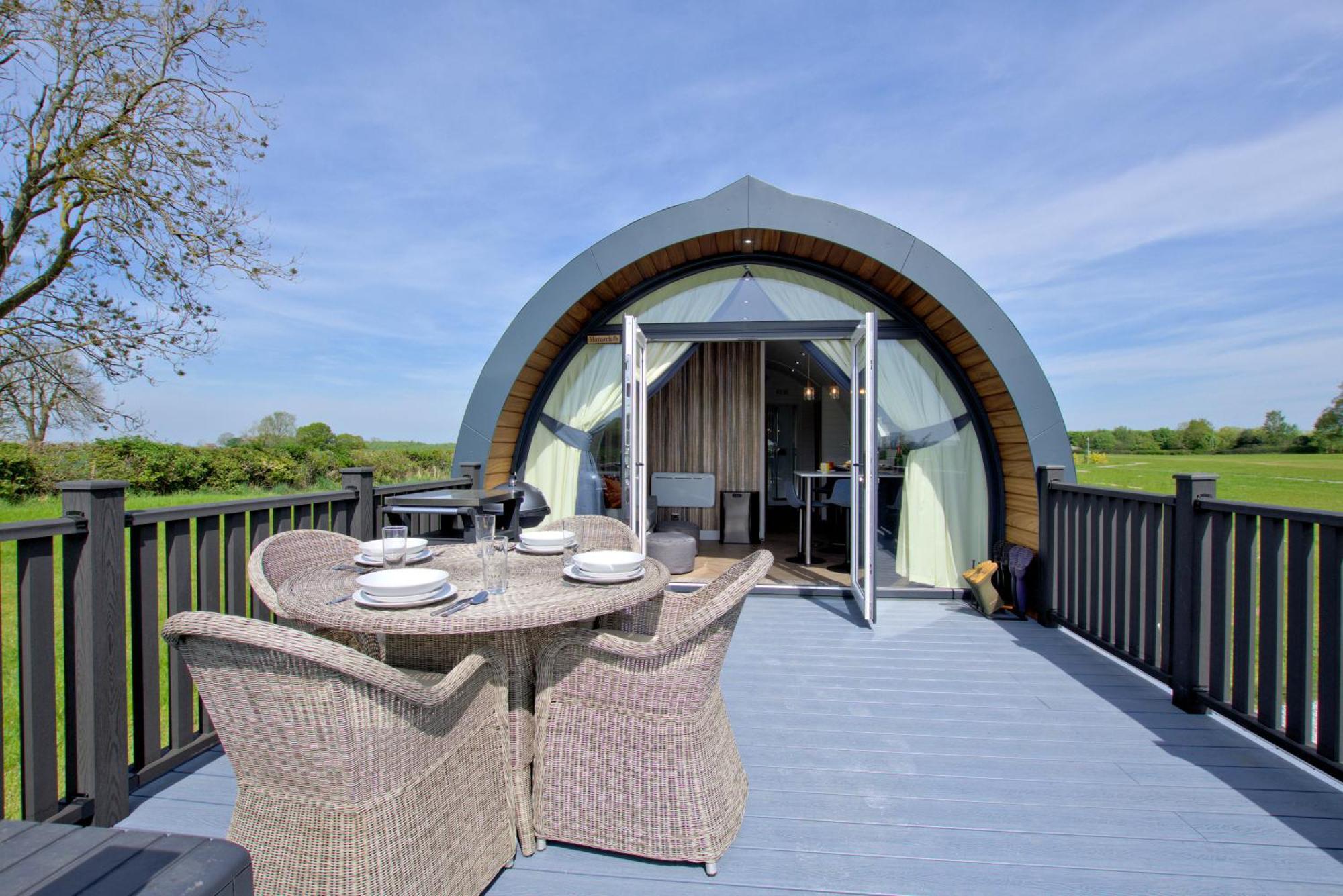 Hollins Farm - Dog Friendly, Self Catering *