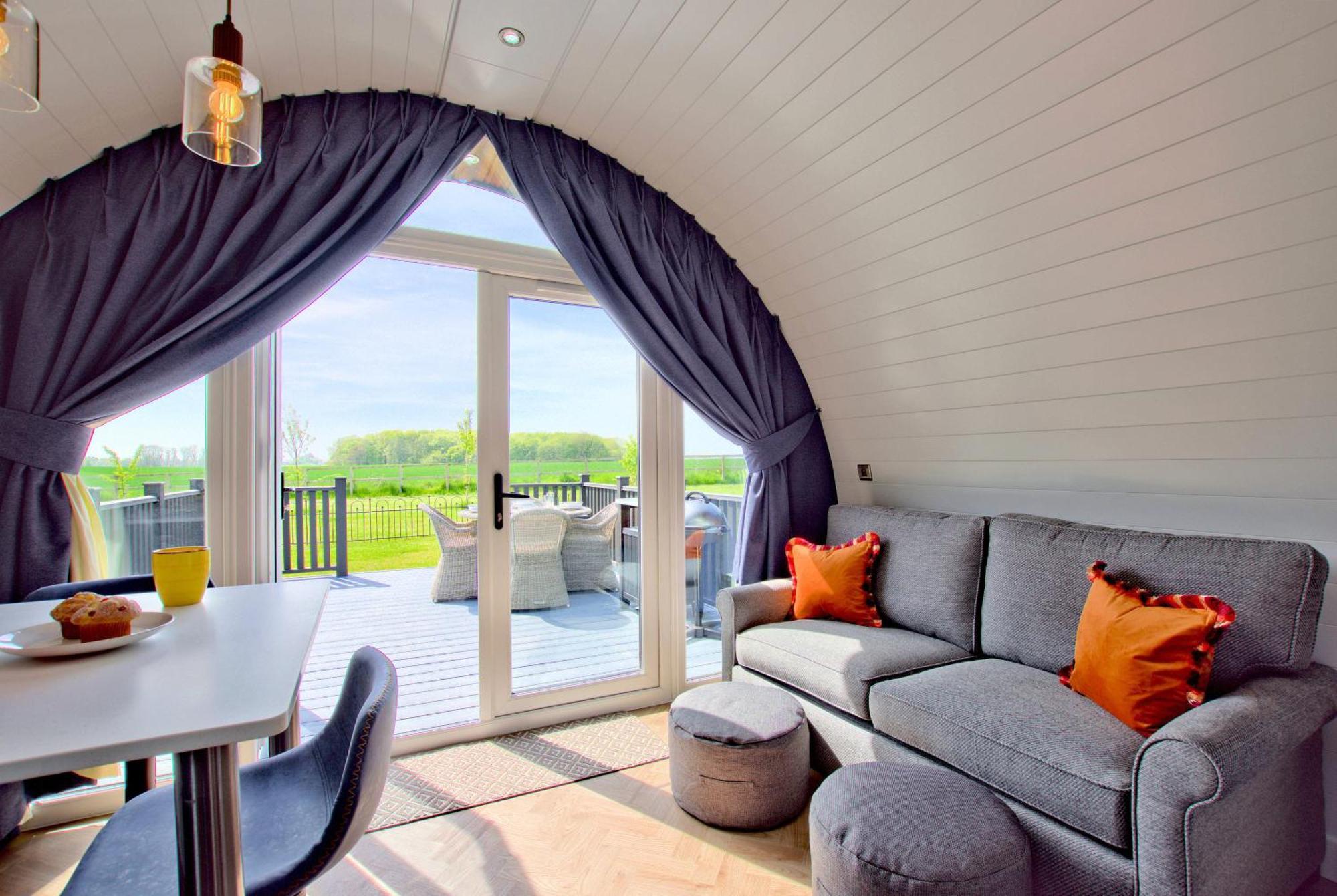 Lodge Hollins Farm - Dog Friendly, Self Catering